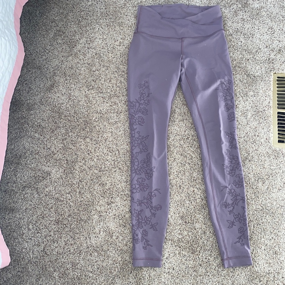 Lululemon rare embossed leggings